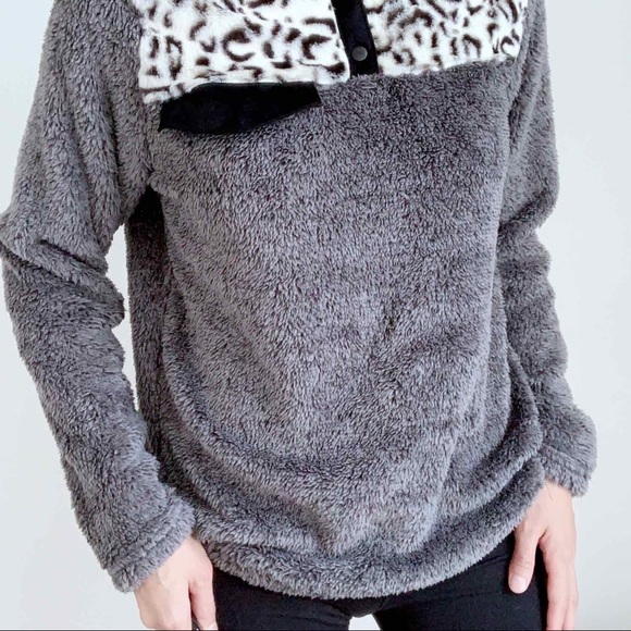 Warm Sherpa Teddy Fleece Pullover Sweater | Gray & Leopard Print - Picture 12 of 16